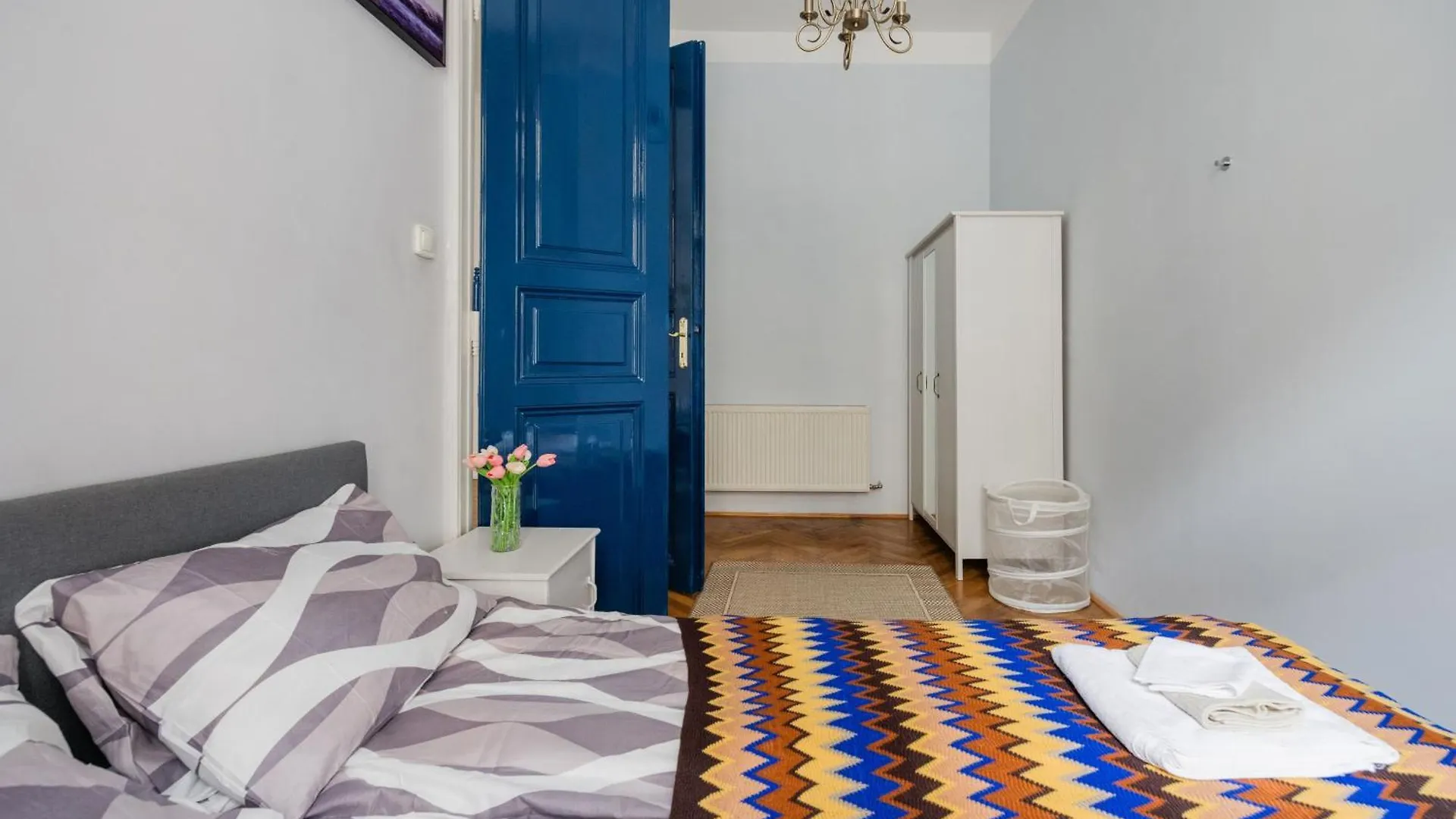 בודפשט Bright & Grand With 4 Bedrooms By New York Cafe דירה