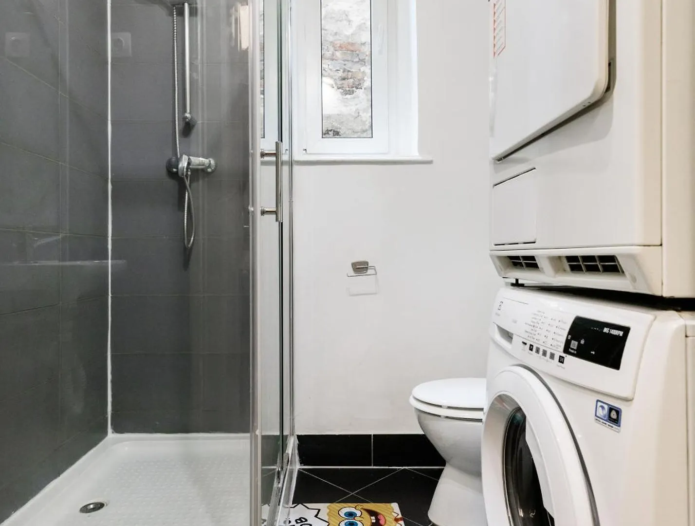 בודפשט Bright & Grand With 4 Bedrooms By New York Cafe הונגריה