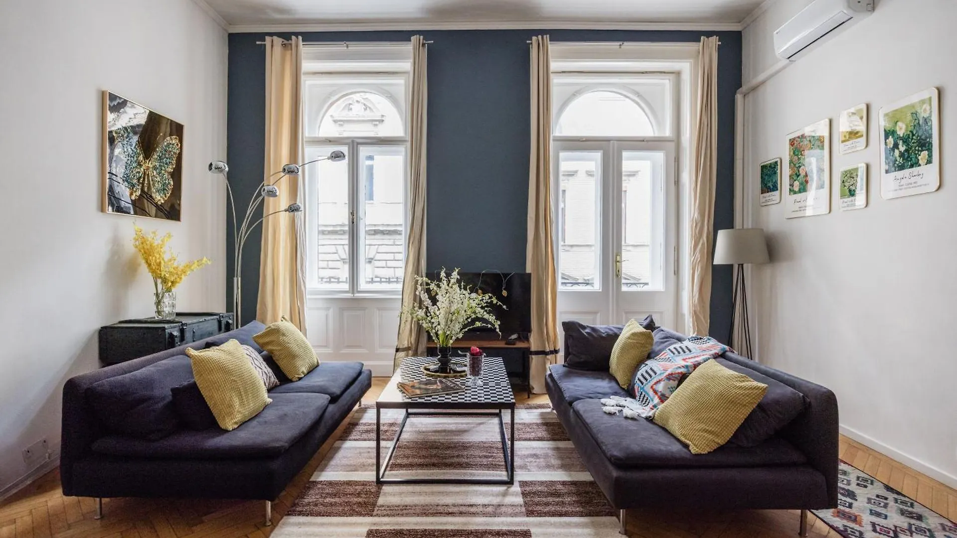 בודפשט Bright & Grand With 4 Bedrooms By New York Cafe דירה